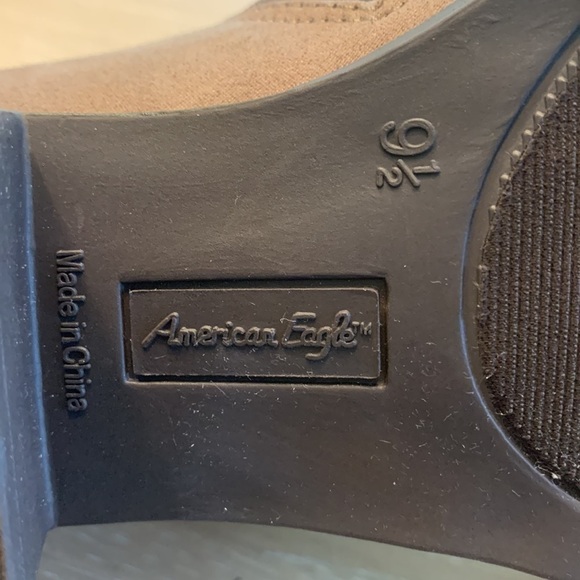 American Eagle suede feel booties in blush tan Size 9.5 NWOB teeny spot 2” heel - Picture 9 of 10